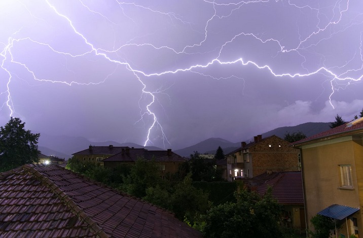 Simple Ways to Hire the Best Roofing Contractor for Hail-Damaged Roofs